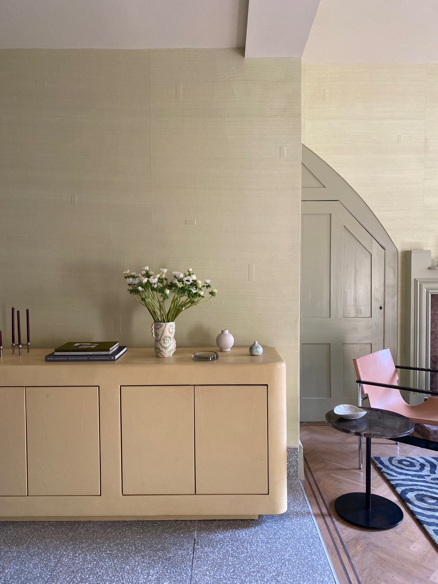 Minimalist, postmodern, plaster side board